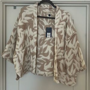 **NWT** Universal Threads Top